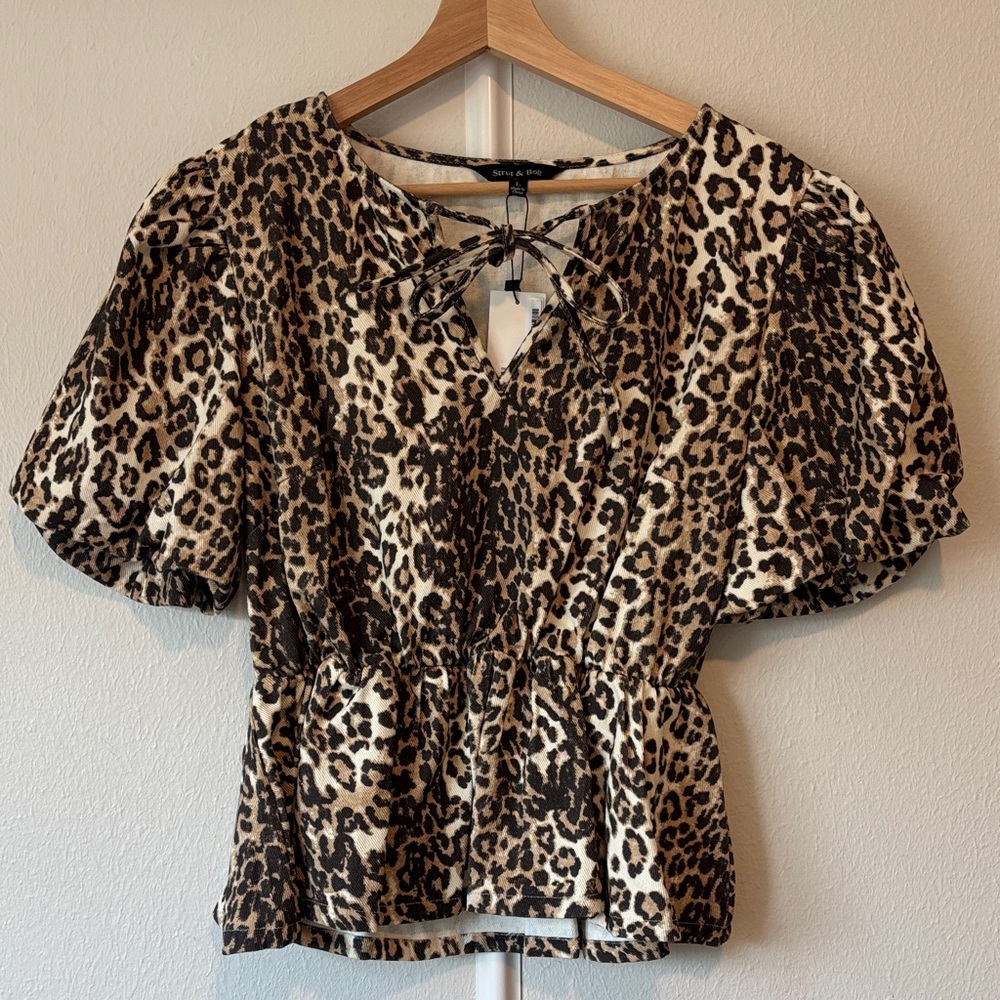 Chic Leopard Print Puff Sleeve Blouse